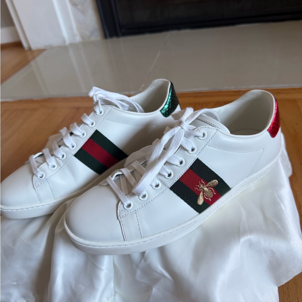 Gucci New Ace Bee Embroidered Sneakers - Picture 9 of 15